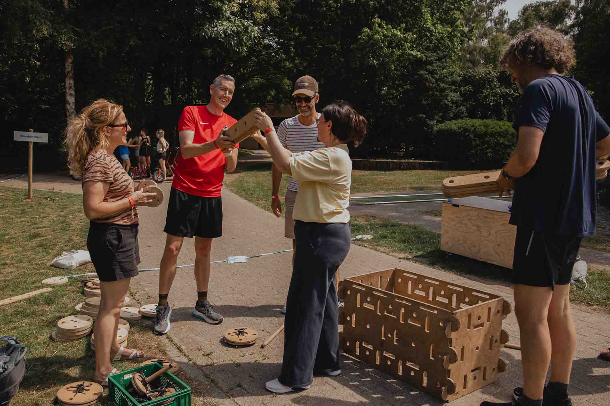 Out of the box teambuilding