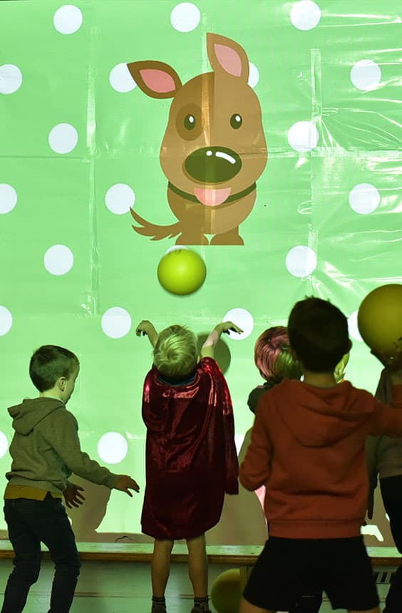 LU
INTERACTIEVE MUUR