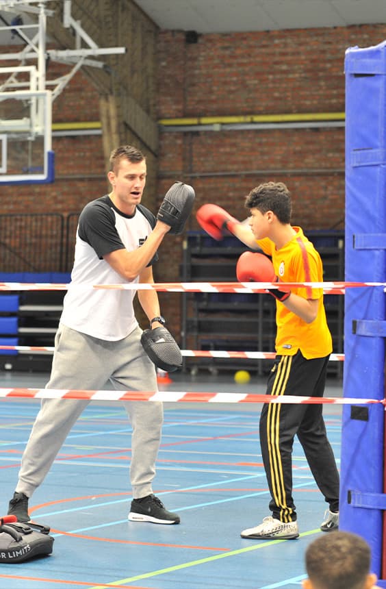 KICK
BOKS