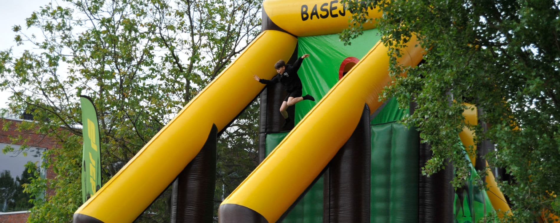 Nieuw in het verhuuraanbod: Base jump!